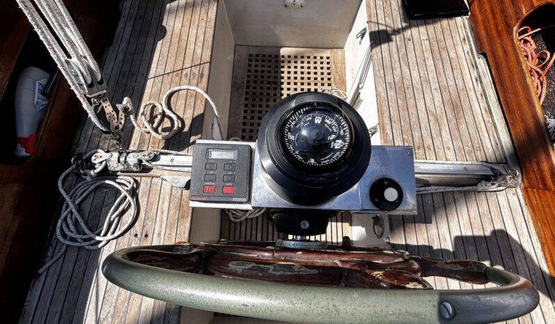 HALLBERG RASSY MISTRAL 33 pieno
