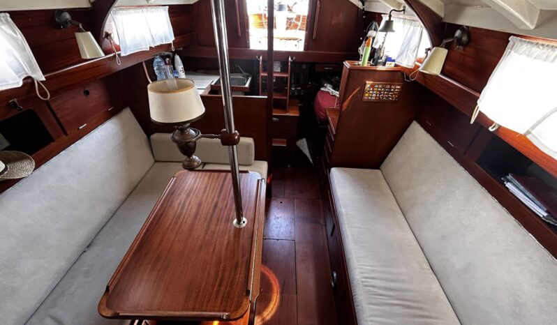 HALLBERG RASSY MISTRAL 33 pieno