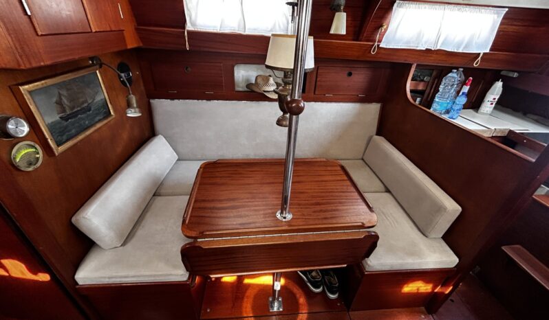 HALLBERG RASSY MISTRAL 33 pieno