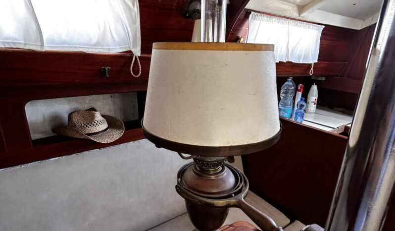 HALLBERG RASSY MISTRAL 33 pieno